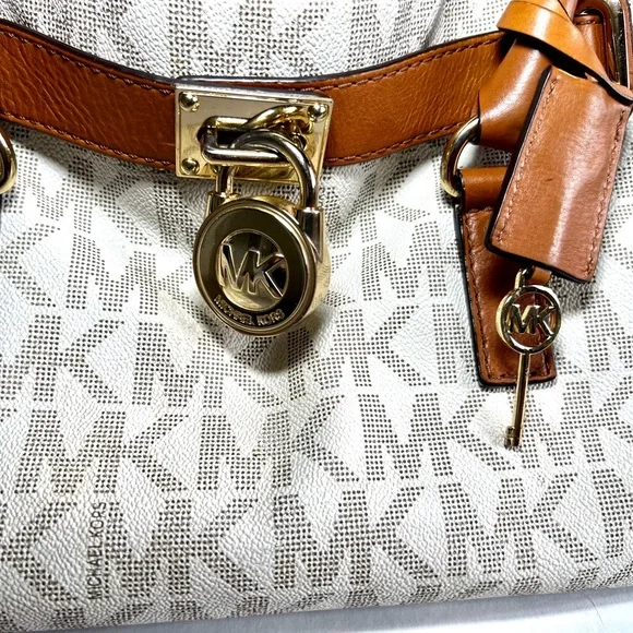 Michael Kors | Lock and Key Good Condition Purse - Picture 3 of 15